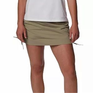 Tan Columbia skorts size small